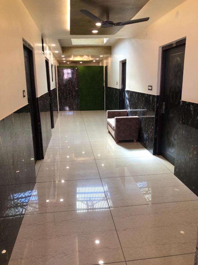 Hotel Famous Haridwār Exterior foto